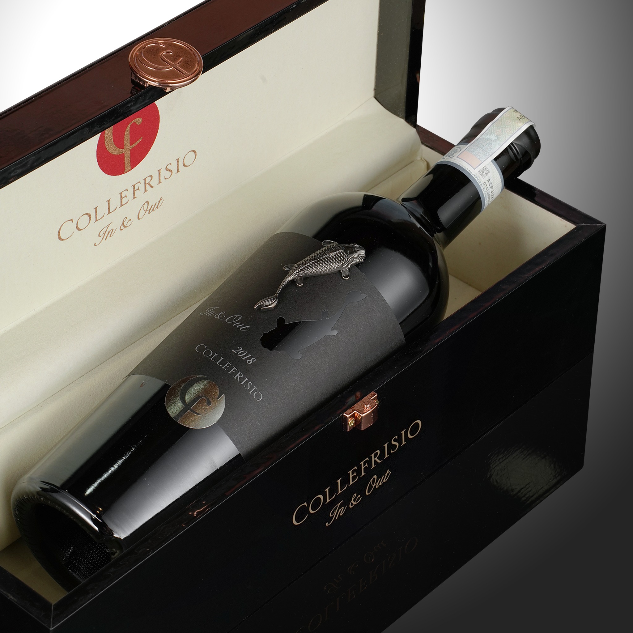 Rượu Vang Cá Chép Đen CF Collefrisio In & Out Limited